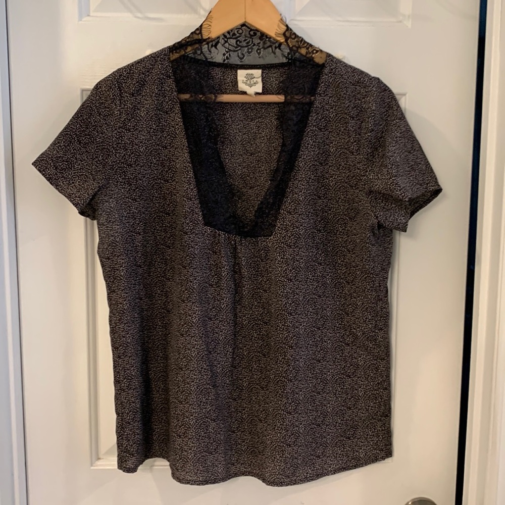 Black shirt with lace V